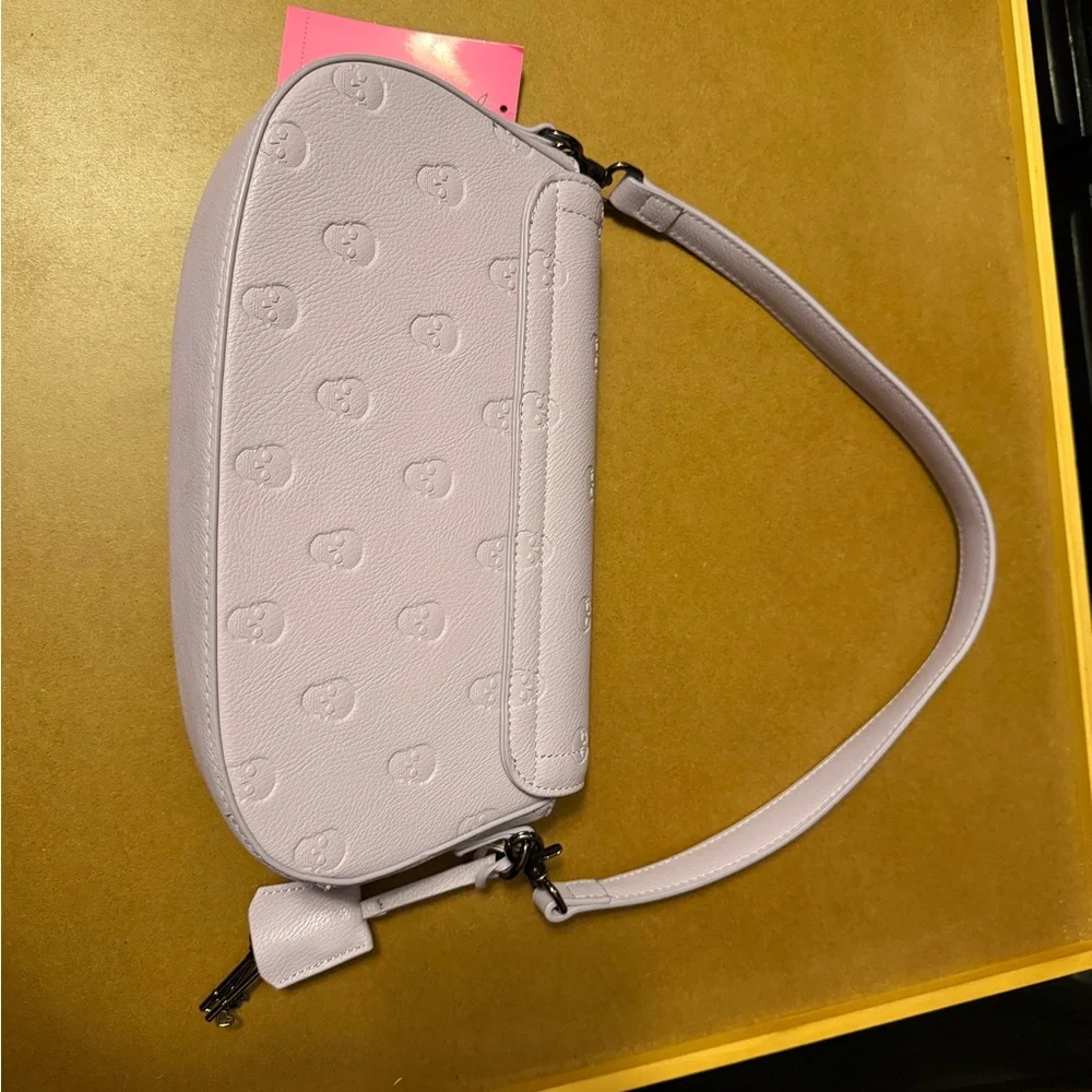 Bnwt Betsy Johnson Lilac Embossed Leather Shoulder Bag w/ skulls & skeleton keys - Picture 5 of 9